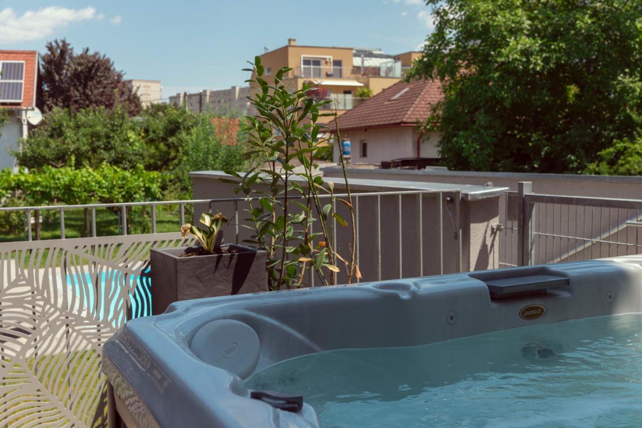 Dream Getaway Apartment With Jacuzzi And Pool Wien Exterior foto